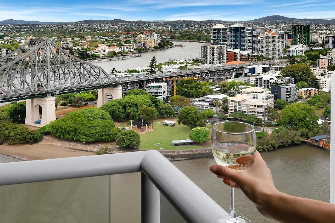 Amazing River View - 3 Bedroom Apartment - Brisbane Cbd - Netflix - Fast Wifi - Carpark